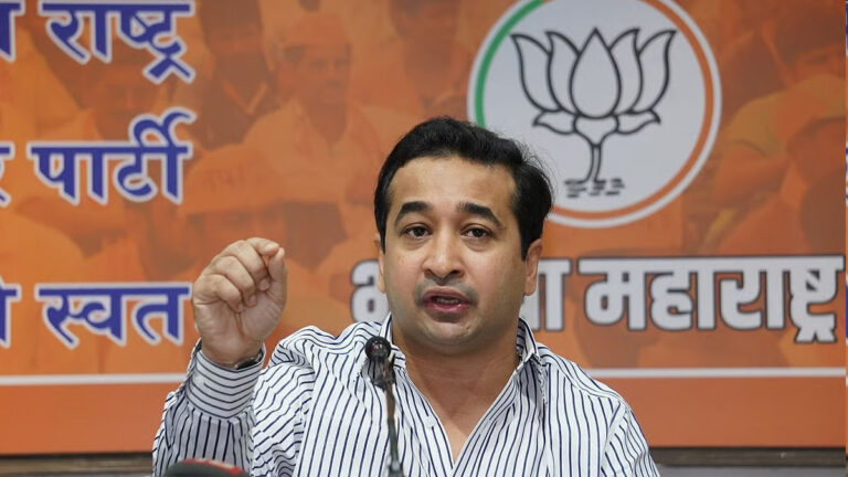 cheerpakistan-zindabad-slogan-minister-nitesh-rane-mocks-aditya-thackeray