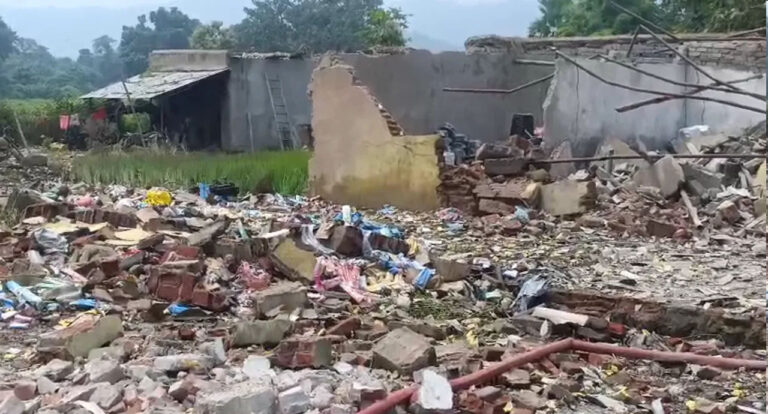 explosion_crcker_factory