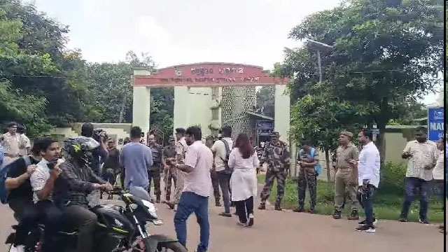 non-students-will-be-removed-from-utkal-university-campus