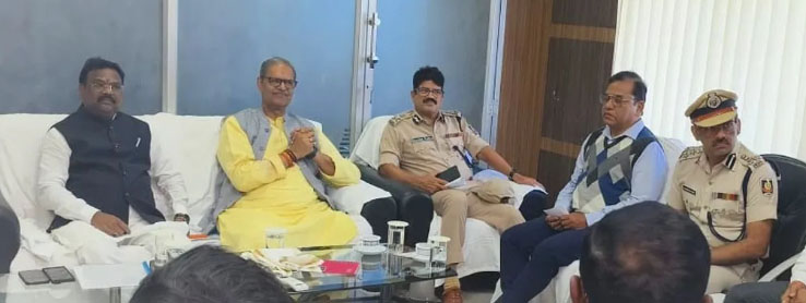 deputy-chief-minister-holds-talks-with-2-groups-regarding-peace