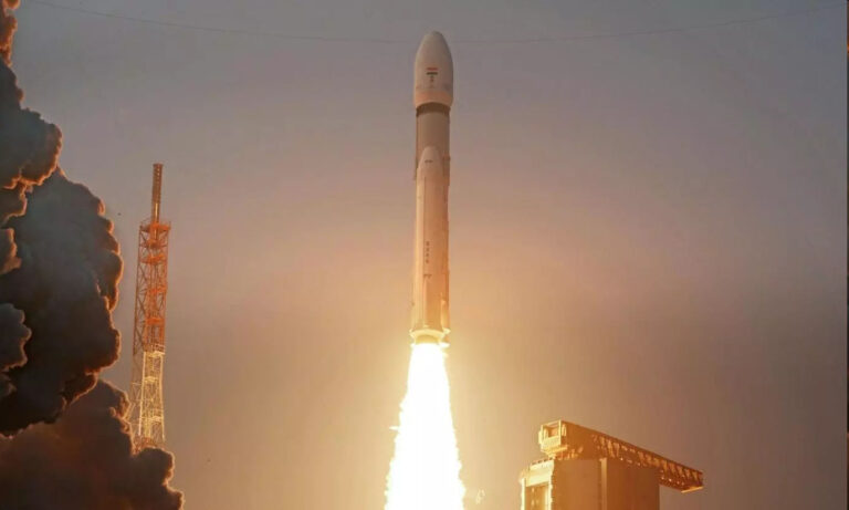 isros-baahubali-rocket-lvm3-m6-lifts-off-with-its-heaviest-payload-ever