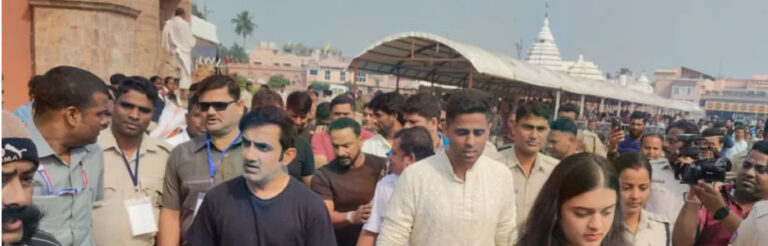 this-morning-some-players-of-team-india-went-to-puri-to-pay-homage-to-the-lord