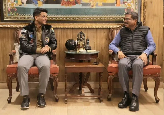 union-minister-dharmendra-pradhan-met-indian-astronaut-shubhanshu-shukla-in-new-delhi