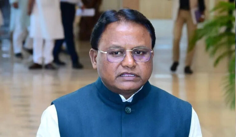 chief-minister-expresses-grief-over-death-of-auto-driver-in-aam-aadmi-bus-collision