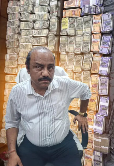 odisha-vigilance-seizes-record-cash-from-mines-officials-residence-debabrata-mohanti-arrested