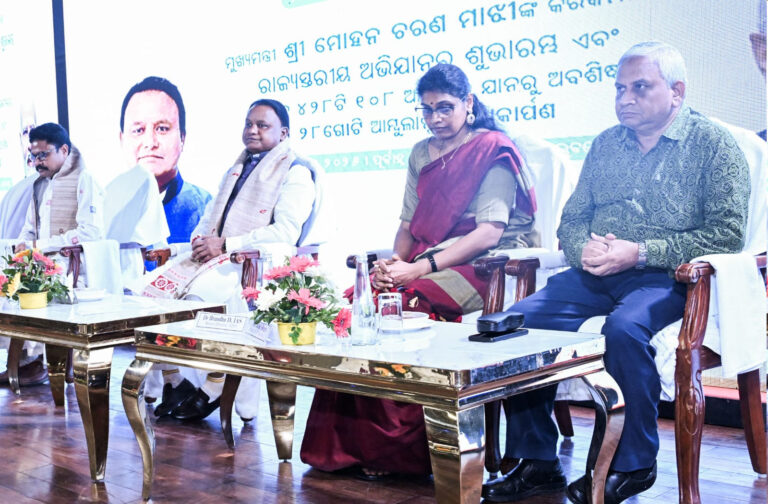 prime-minister-launches-nationwide-hpv-vaccination-drive-chief-minister-attends-state-level-event