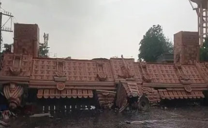 dhanu-yatra-memorial-gate-collapses-and-2-injured-in-kalabaisakhi