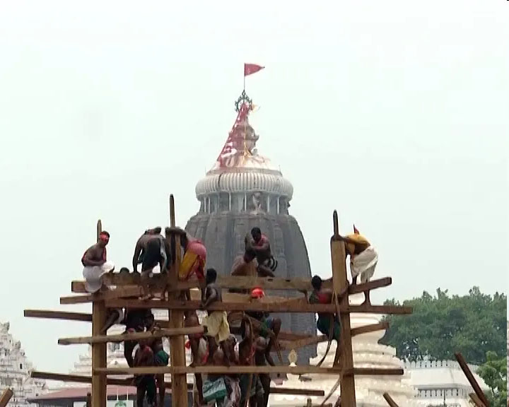 six-logs-climbed-onto-the-chariot-and-the-fourth-haribol-fell